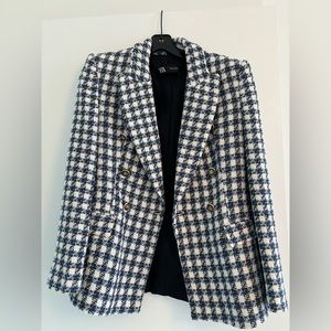Oversize blue tweed blazer from Zara 💙 worn once .. in good condition